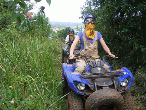 Quad-biking-adventure through the bush-Jinja