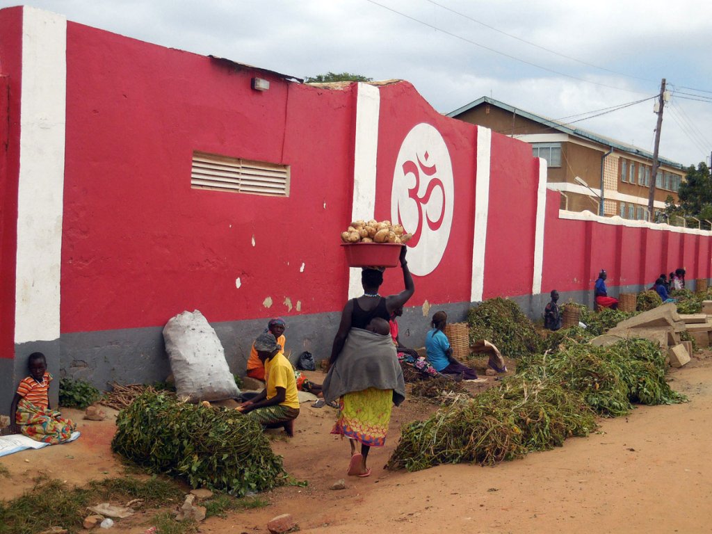 arua-town-outside-hindu-temple