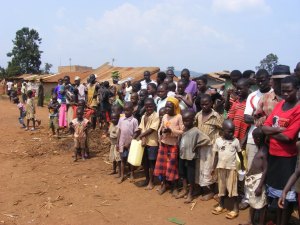 Children and villagers along Gayaza Road en route to Jinja