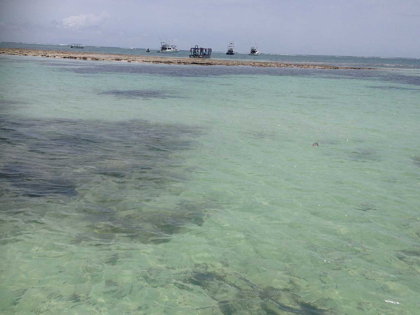 Snorkeling-Watamu-boats-low-tide-Kenya