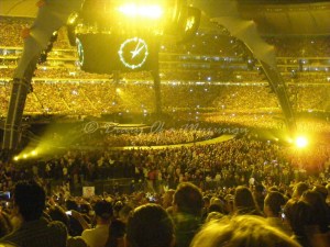 Soccer City fills up and the countdown starts ...