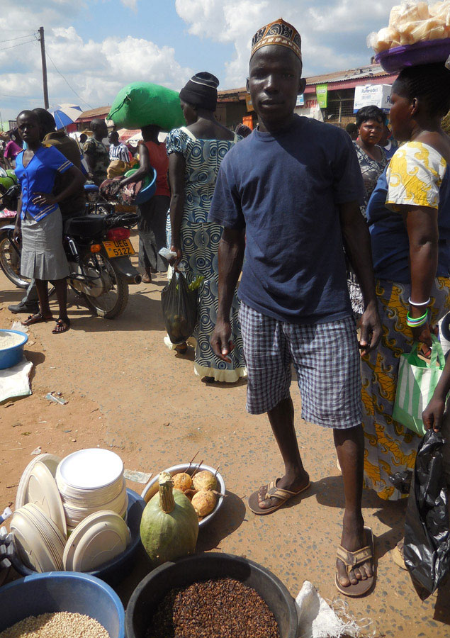 vendor-arua-market-enswa-white-ants